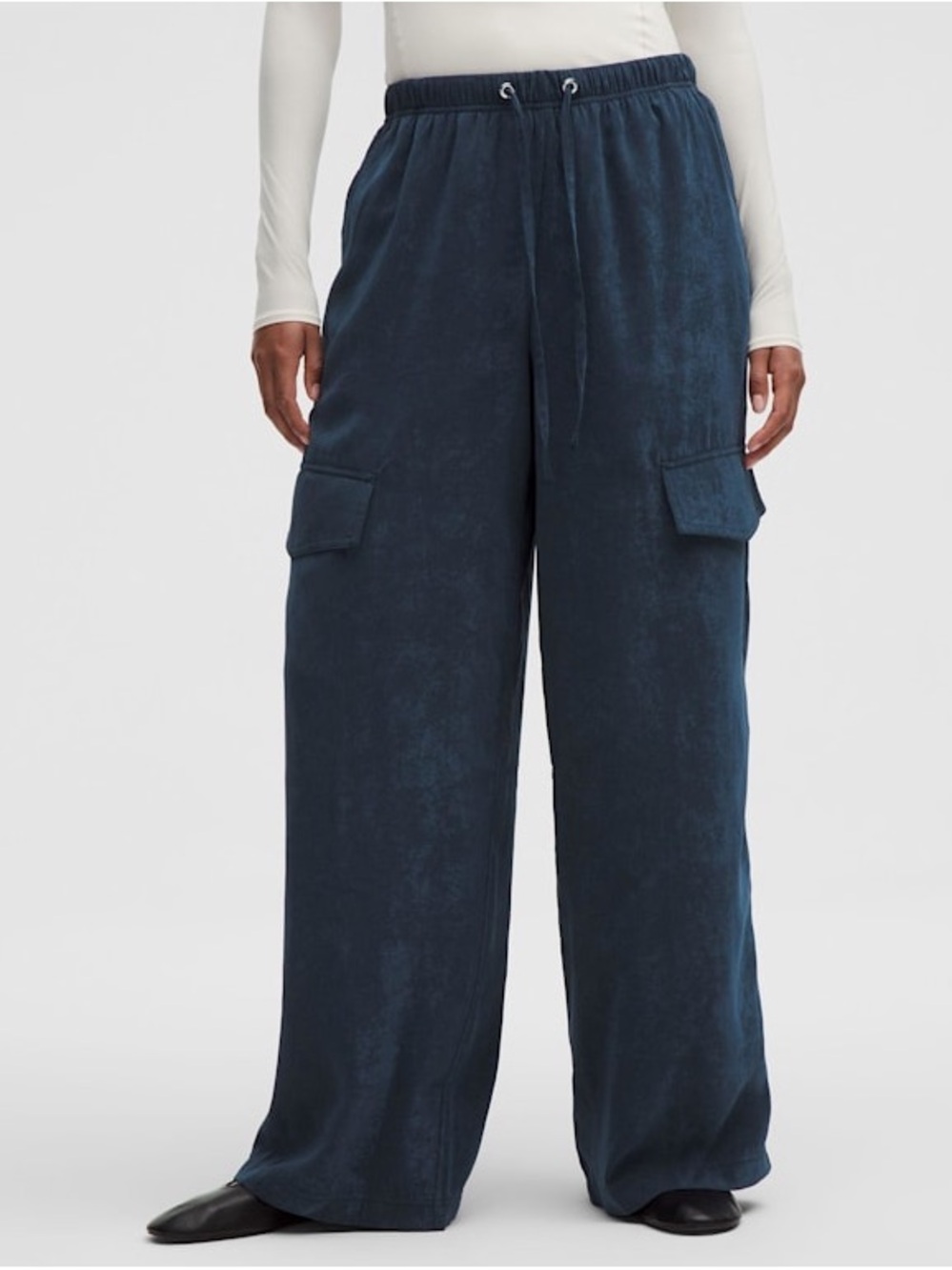 6-66 NWT Size S Matte Satin Relaxed-Fit Mid-Rise Cargo Pant TRNV